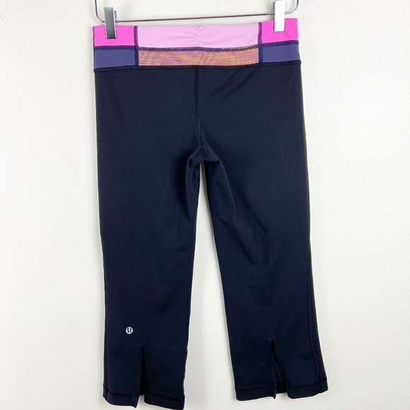 LULULEMON | Groove Crop Black Raspberry Pink 6  Reversible - Picture 2 of 8